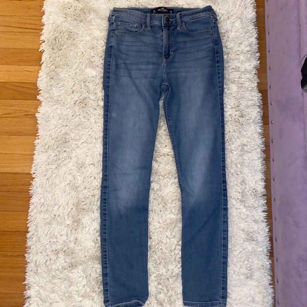 Hollister High Waisted Skinny Jeans!